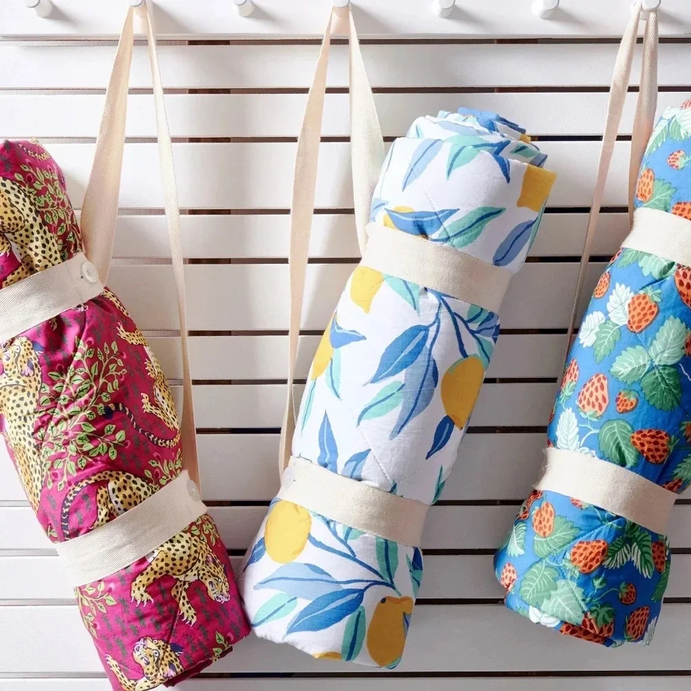 NWT Printfresh Roll Up Picnic  Beach Blanket Lemon Zest